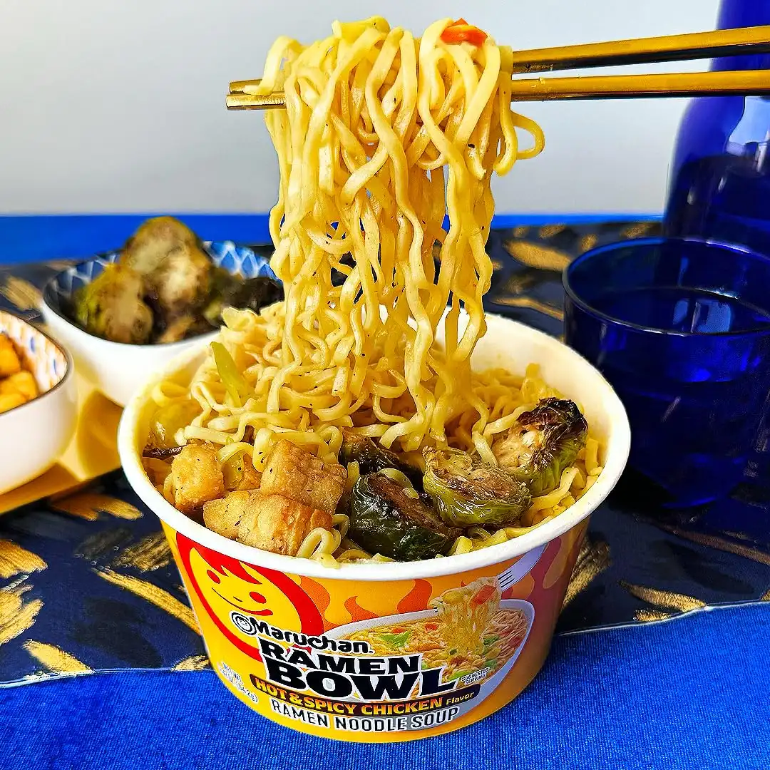 Maruchan Ramen Bowl, Hot & Spicy Chicken Flavor – Japanese-Style Instant Noodle Soup, Microwaveable Easy Meal for Busy Families – 3.39 Oz. (6 Pack) - Image 4